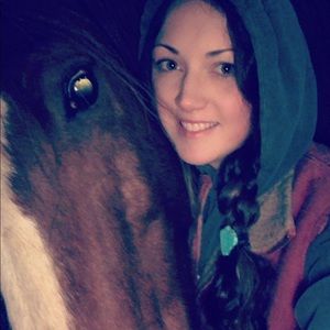 Meet your Posher, Caitlyn